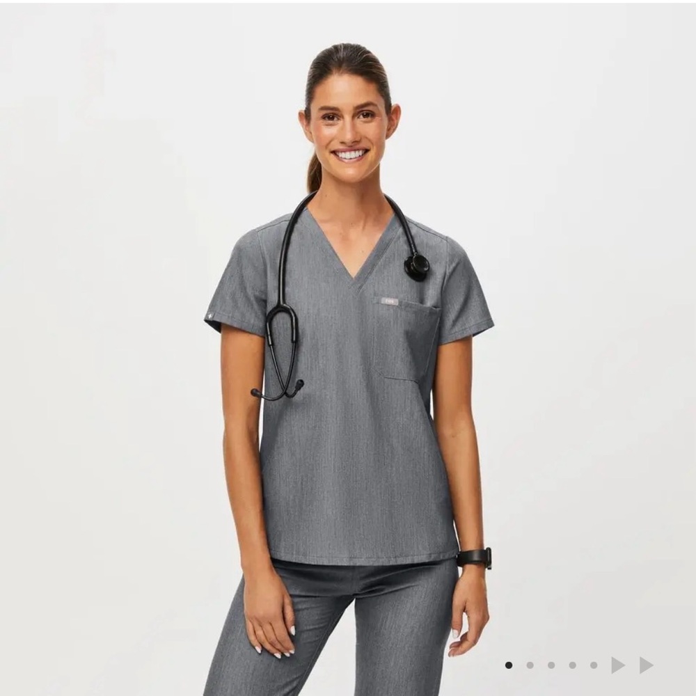 Figs Catarina One-Pocket Scrub Top Graphite Medium